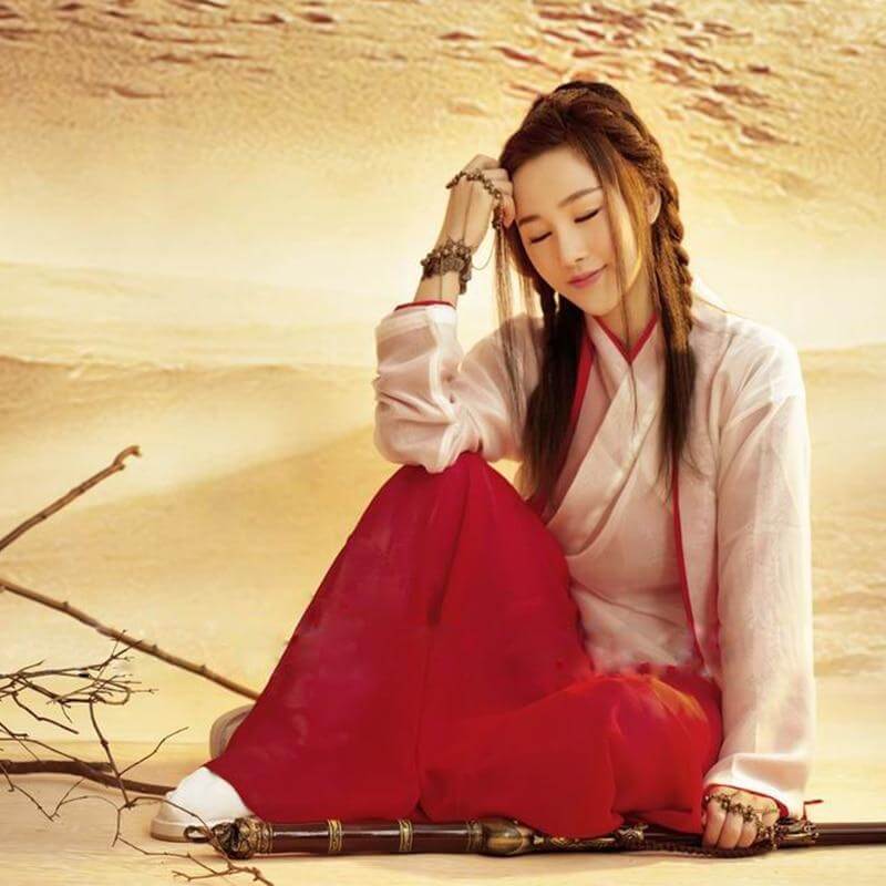 A very temperamental Chinese traditional cultural costume female Hanfu, it looks noble and elegant like a fairy. Tryst Hanfus is the best Hanfu brand in China, a model of modern Hanfu. Enjoy the temptation of uniforms brought by fairy skirts. Give a Hanfu costume. Gift for your girlfriend, hanfu dress